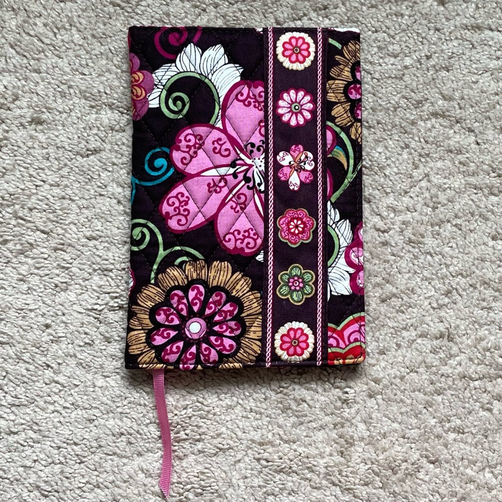 Vera Bradley MOD PINK FLORAL Bookcover